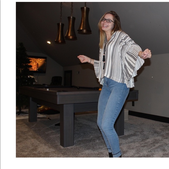 Flowy Striped Style Rack Top - Picture 4 of 5